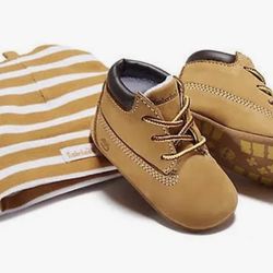 Infant Timberland Crib Leather Booties and Cotton Cap Set Size 2