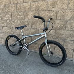 Gt Mach One Racing Bike