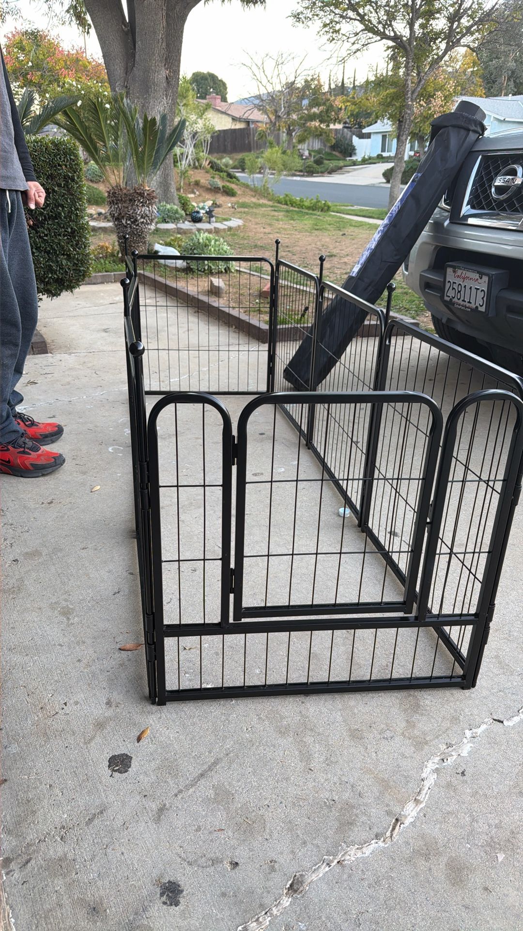 New Small Dog Play Pen Comes In Carrying Cases Easy To Assemble 