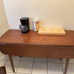 Drop leaf wood table 