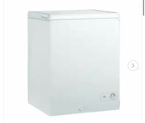 7.0 cu. ft. Manual Defrost Chest Freezer with LED Light in White, Garage Ready
