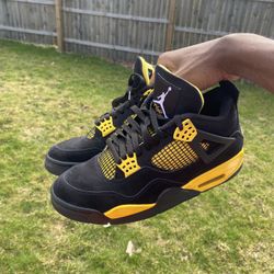 Jordan Retro 4 “thunder”