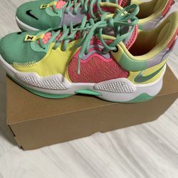 Nike PG5 Daughter Green glow Size 8.5
