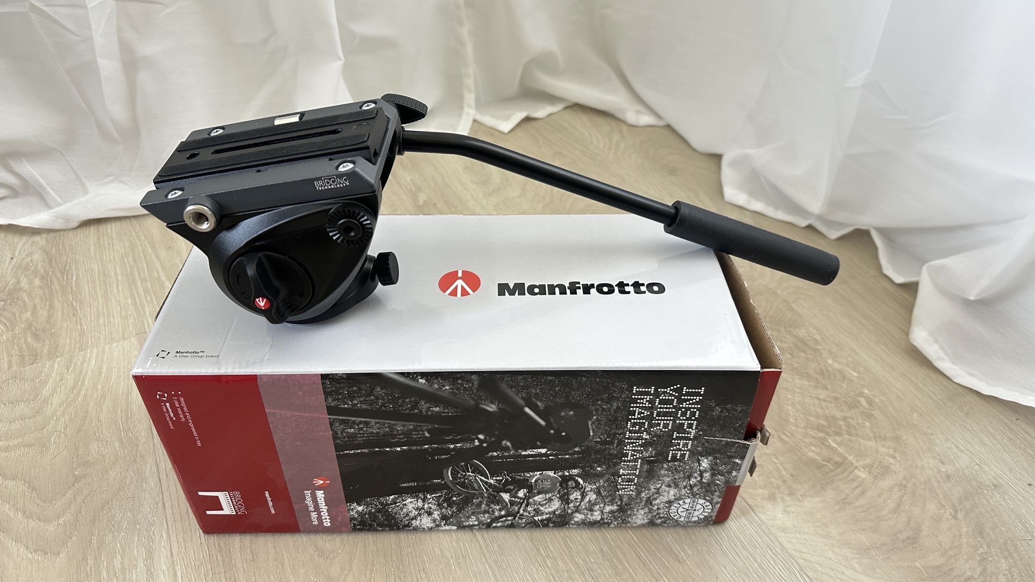 Manfrotto - Fluid Video Head with Flat Base MVH500AH