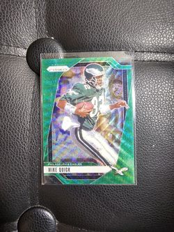 MIKE QUICK EAGLES GREEN PRIZM PANINI NFL SPORTS CARD!