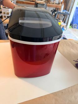 Cook’s Essentials Portable Countertop Ice Maker – $40
