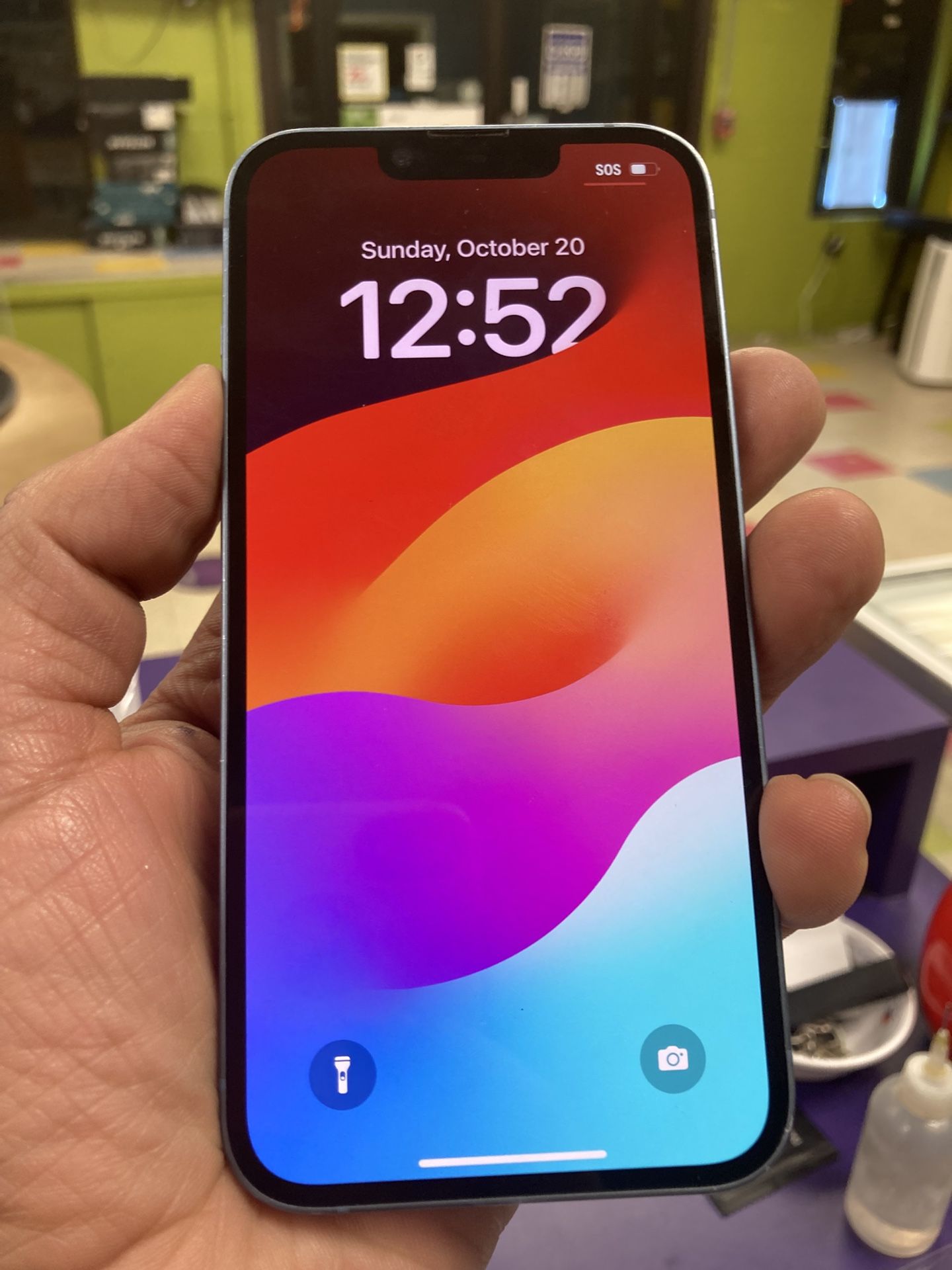 Factory Unlocked IPhone 14 256 gb comes with store warranty