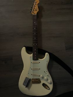 mij fender Stratocaster