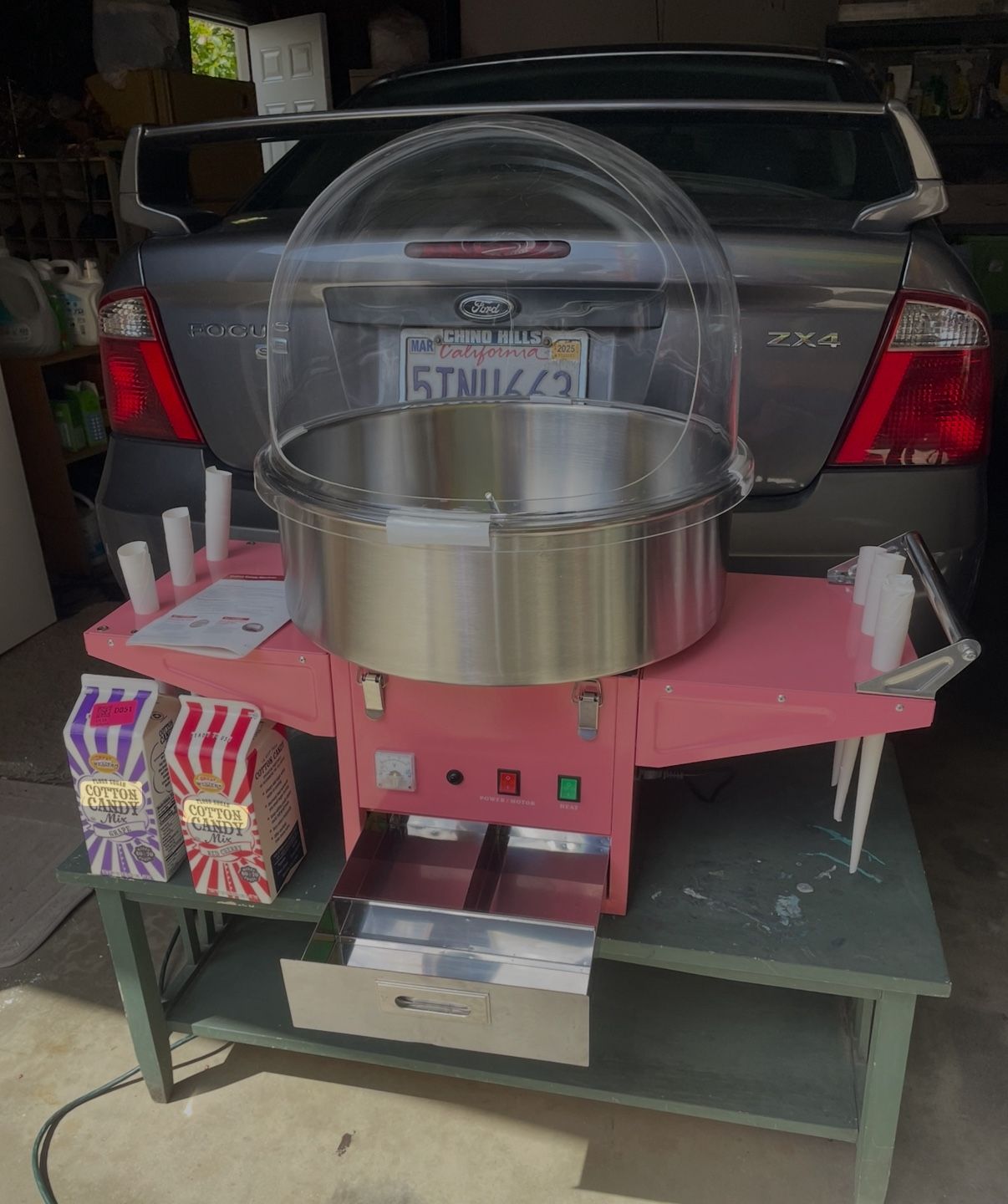 Cotton candy machine