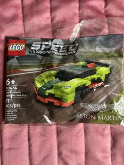 LEGO Aston Martin Valkyrie 