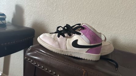 Boys shoes