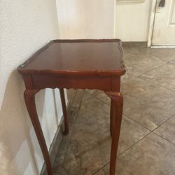 Wood Mohegan’s Table 