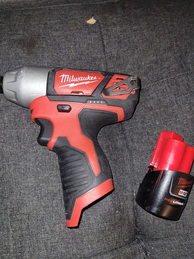 Milwaukee 12v Impact Drill And Battery