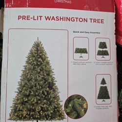 Ashland Christmas 7.5 ft Pre-Lit Washington Tree