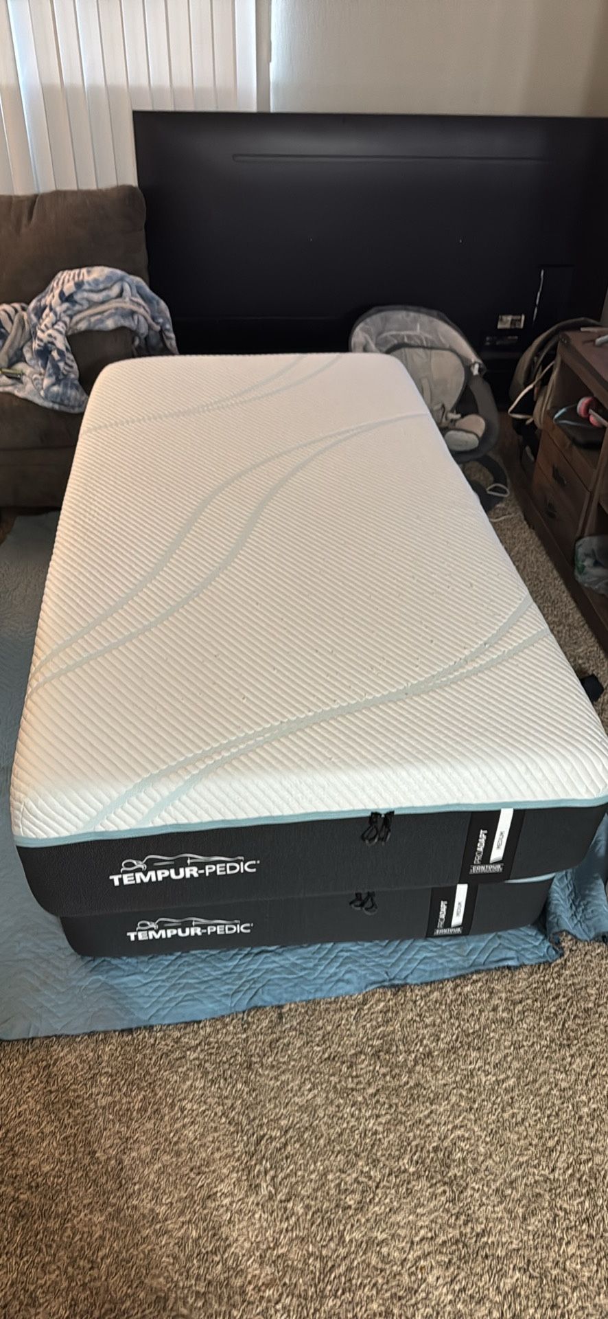 2 Medium Tempur-Pedic twin matress Pro adapt
