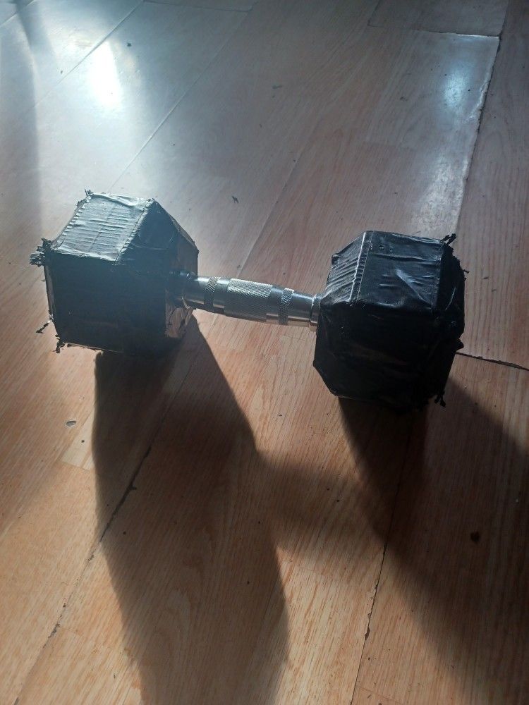 30 Lb Dumbells Rubber Coated New 30$ Each