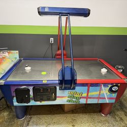 Ice Commercial Coin Op Arcade Air Hockey Table Clean
