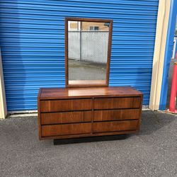 Mid Century Modern Lane Walnut 6 Drawer Dresser With Mirror