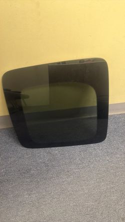 Toyota Tacoma glass