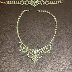 Vintage 1950’s Necklace And Bracelet Set. Green Glass
