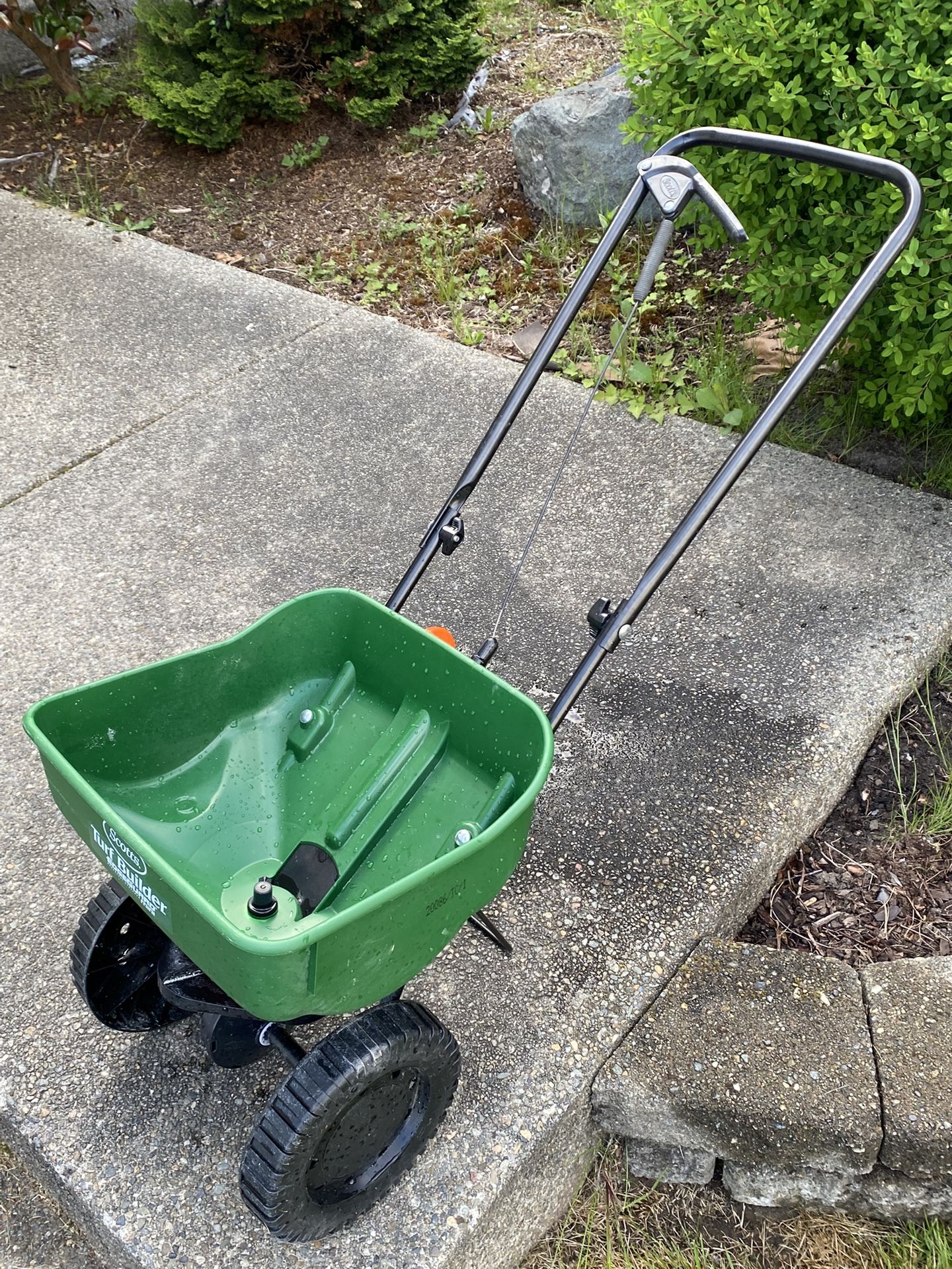 Lawn Feeder