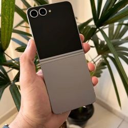 Samsung Galaxy Z Flip 6 256gb  Unlocked, FREE Smartwach/ Headphones. Pay $1 Today Rest in payments. NO CREDIT NEEDED FINANCING