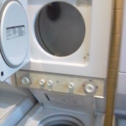 WHIRLPOOL STACK UNIT APARTMENT SIZE 24" INCHES WIDE X 70 INCHES HEIGHT WHITE ON WHITE WORKING EXCELLENT WITH WARRANTY DELIVERY/INSTALLATION INCLUDED $