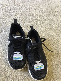 Skechers boy sz 12