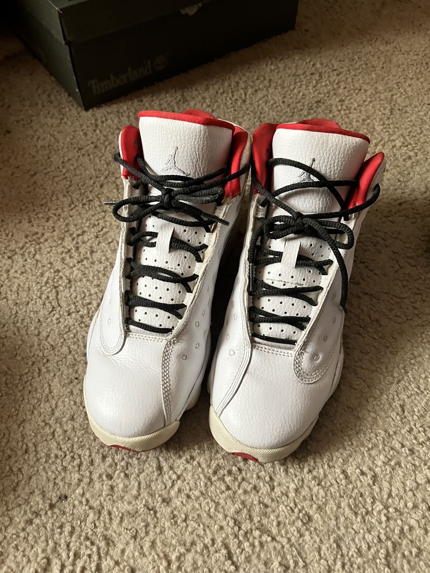 Air Jordan 13 Retro - White / Red (aka "Chicago" style colorway) 6Y no box