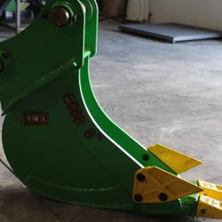 Excavator Volvo ECR88 Bucket GP 8 inch width. Without the Pins.