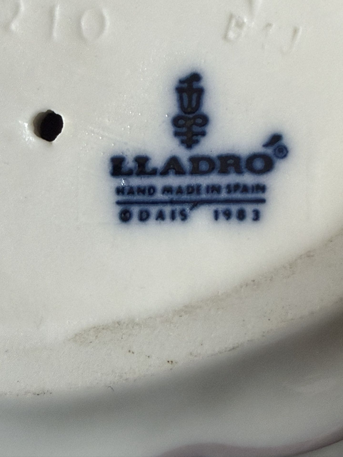 Lladro Jolie Retired 1983 Collectible Figurine #5210