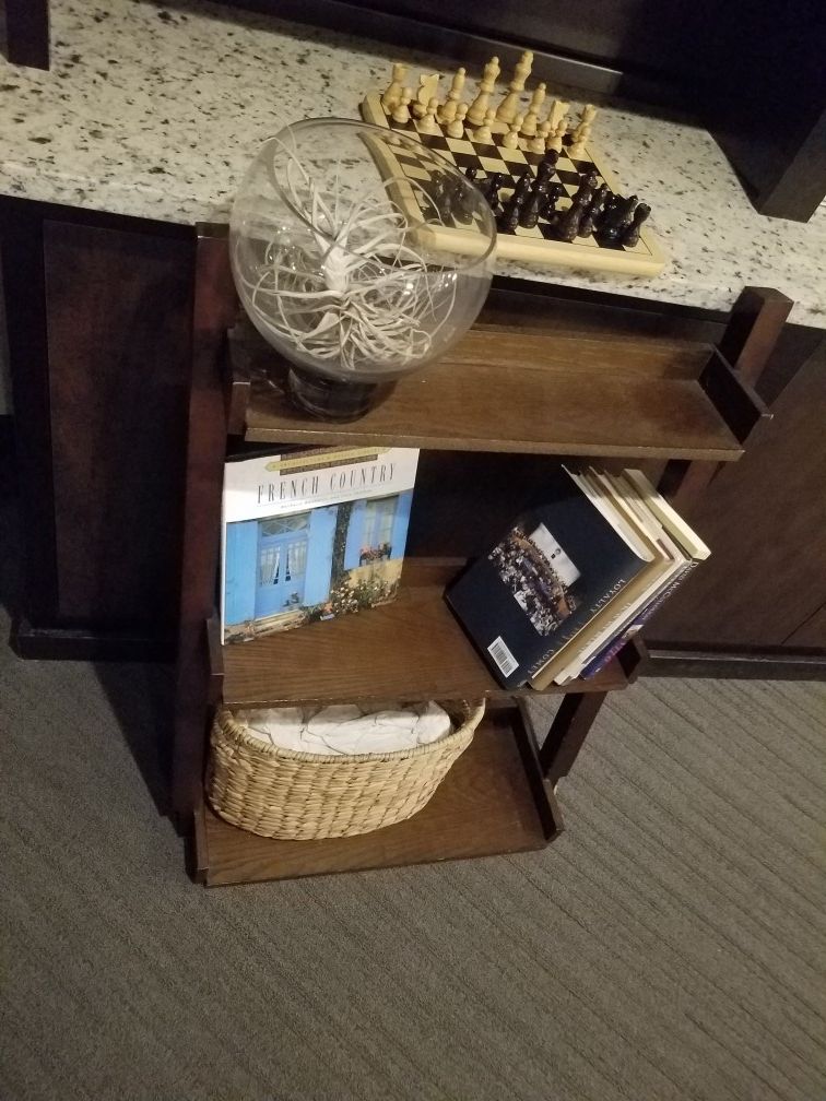 *DIY* Leaning Book Shelf | Brown