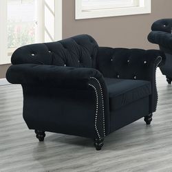 Brand new Glam Black Velvet Crystal Tufted Extra Large  Chair  Also Available In Brown Or navy 