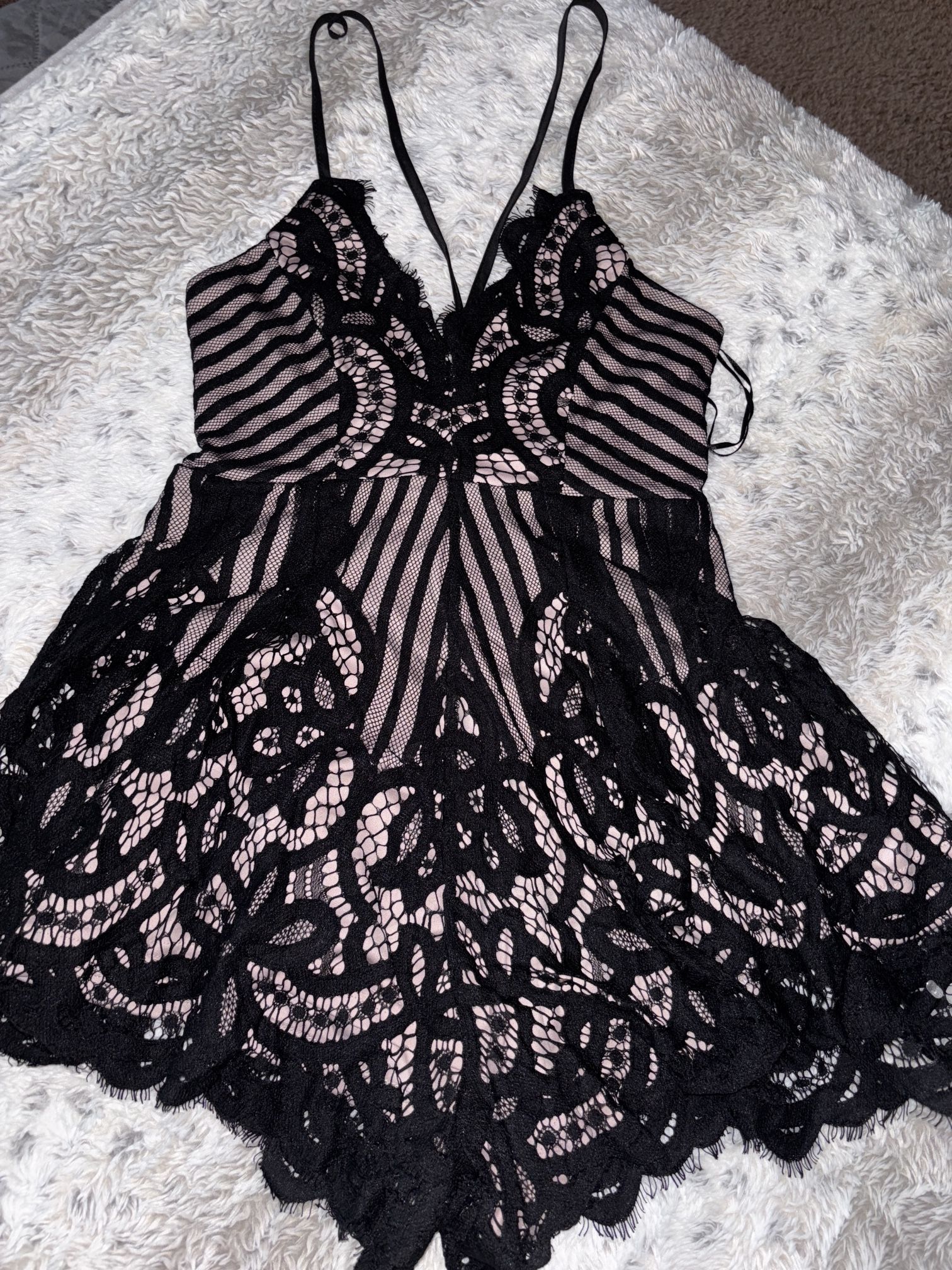 Beautiful Lace Romper W/adjustable Back, Side Zip