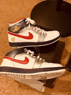 Jordan retro 1 mid Olympic size 11