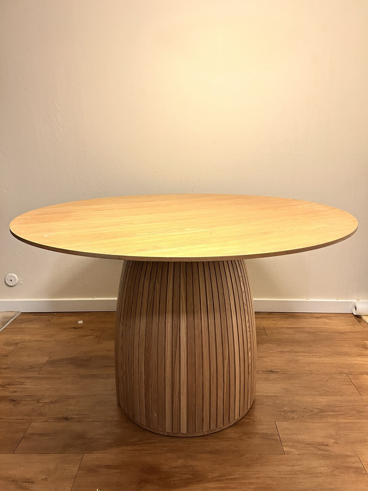 Round Dining Table Modern Wood Kitchen Table for 4-6 People, Dinning