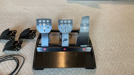 Fanatec ClubSport Pedals V3 - PC / Xbox / PS5 Compatible