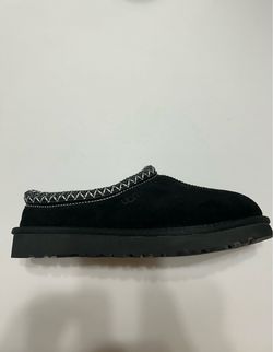 women’s black uggs size 9 (can meet day of)