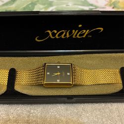 Xavier Women's Classy Gold Toned Wristwatch With Case