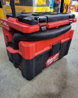 Milwaukee m18  CORDLESS vacuum fuel brushless
