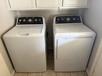 GE WASHER AND DRYER SET