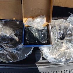 New! Detroit Axle Front Rotors & Ceramic Pads