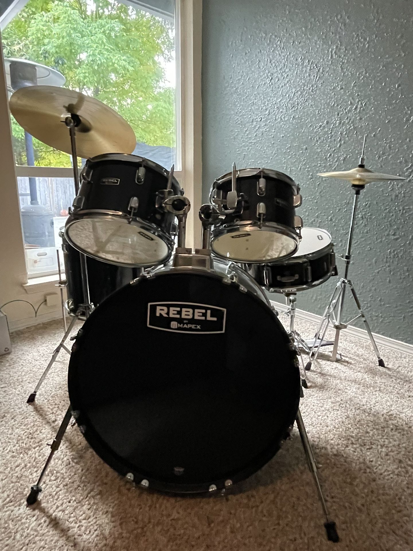5 Piece Drum Set with 2 Cymbals