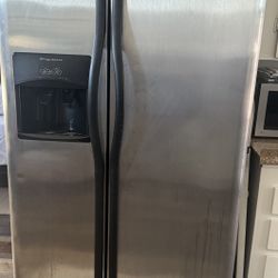 $100 Frigidaire Refrigerator 