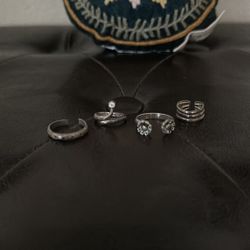 Vintage Bundle of 4 Silver Toe Rings