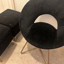 Chair With 2 Stools