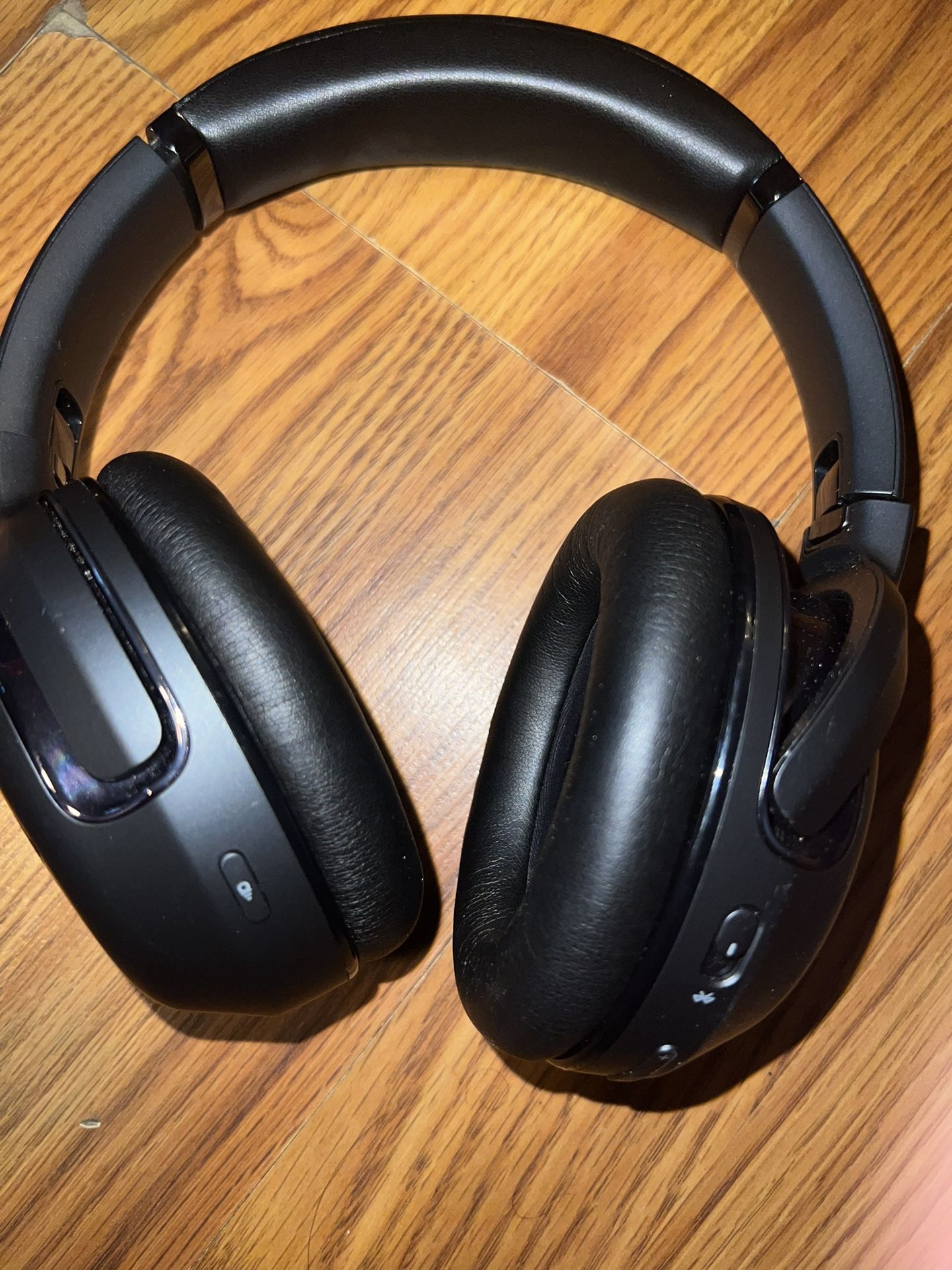 JBL Wireless headphones 