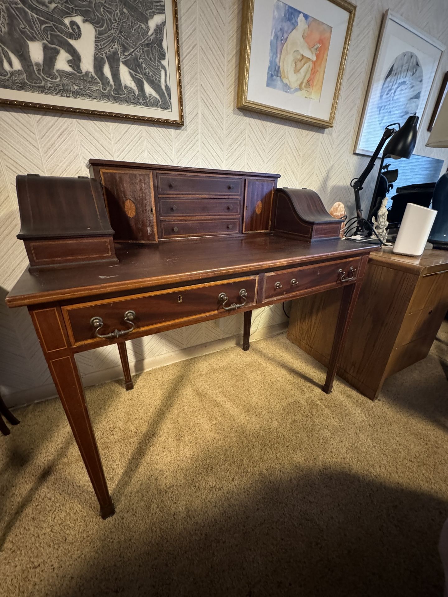 Beautiful Antique inlaid Mahogany Carlton House Writing Desk
