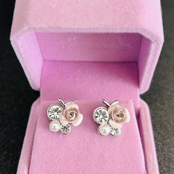 Beautiful flower earrings