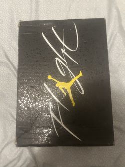 Jordan 4 Yellow Thunder
